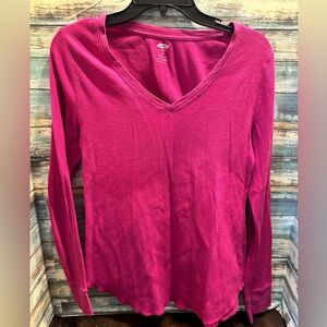 EUC waffle knit Old Navy vneck long sleeved tshirt.